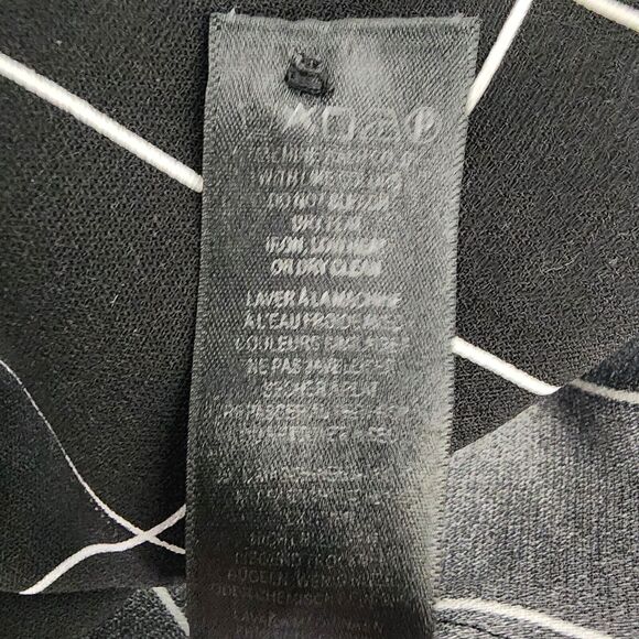 Adrianna Papell Womens Top Medium Black White Plaid Bell Sleeve Keyhole Relaxed - Picture 11 of 11